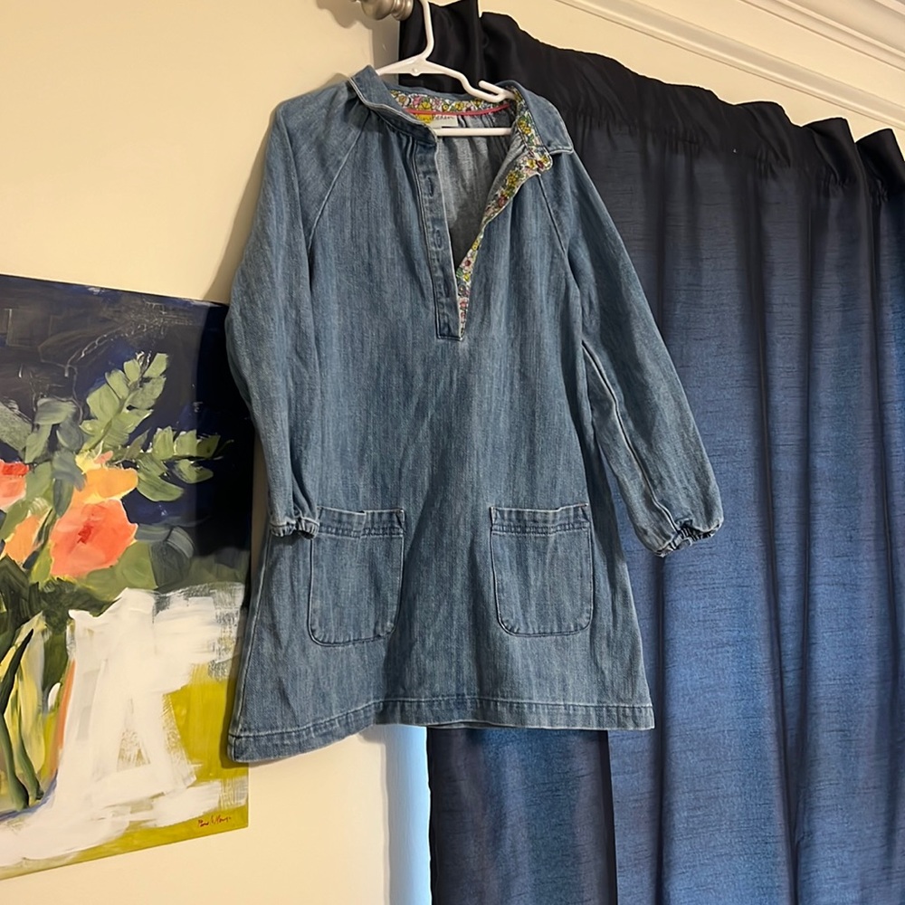 Mini boden 7/8 denim dress with pockets and floral accents